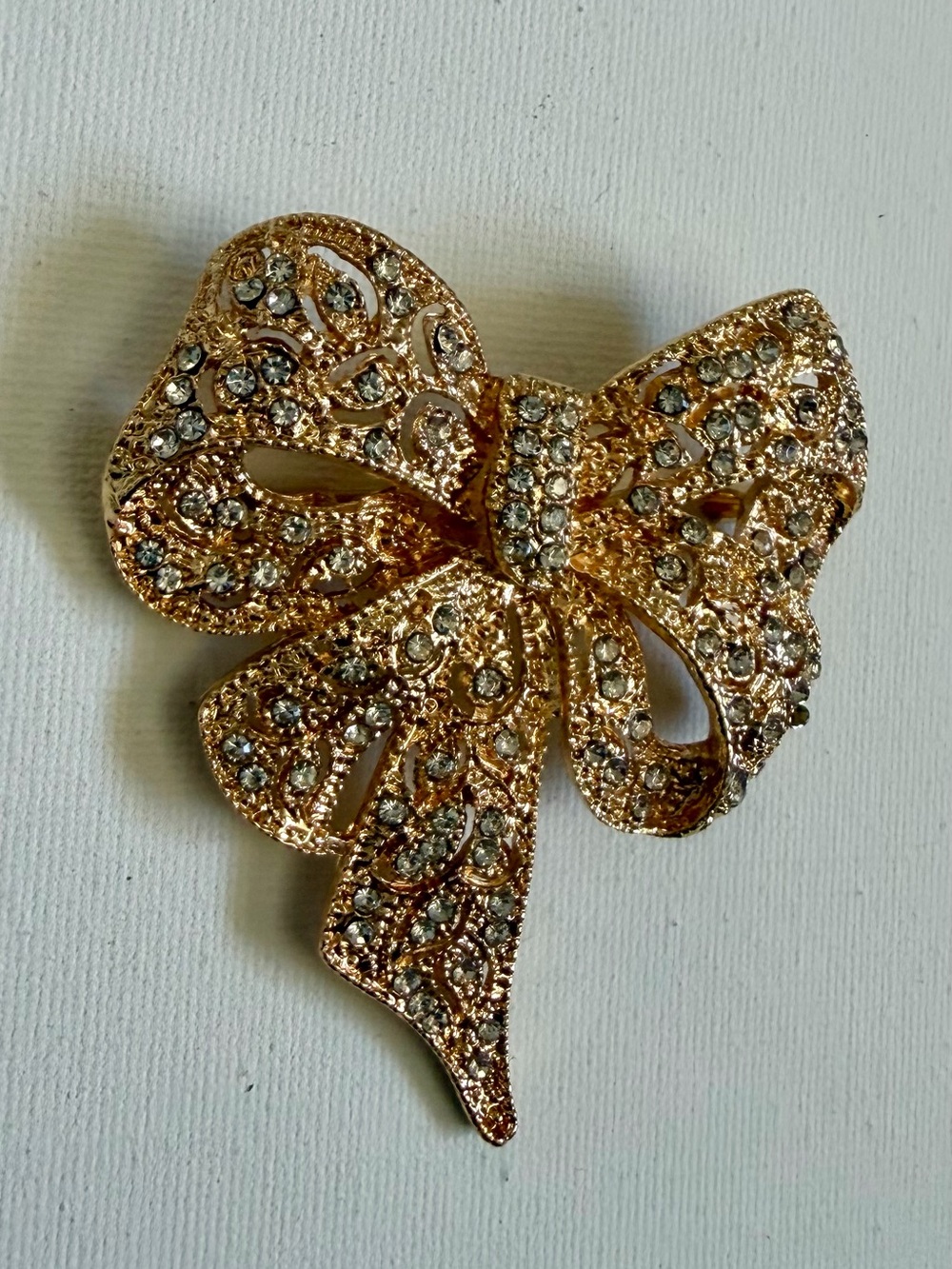 NEW Gold Tone Crystal Bow Brooch - Elegant Women’s Jewelry✨